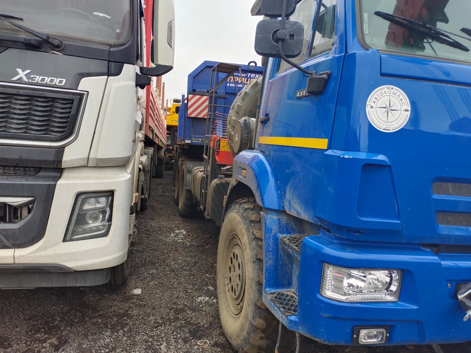 СПМ 732704 на шасси КамАЗ 43118 6x6 Седельный тягач с КМУ СПМ 732704 на шасси КамАЗ 43118 6x6 Седельный тягач с КМУ