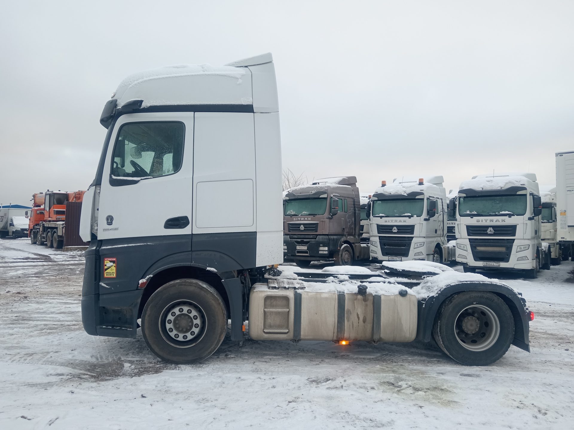 Mercedes-Benz ACTROS 4x2 Седельный тягач Mercedes-Benz ACTROS 4x2 Седельный тягач