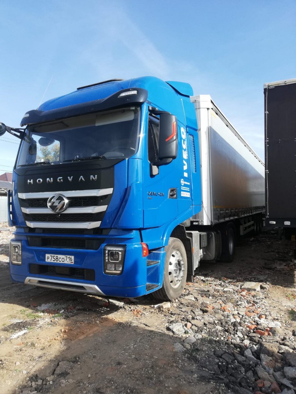 HONGYAN 908 4x2 Седельный тягач HONGYAN 908 4x2 Седельный тягач