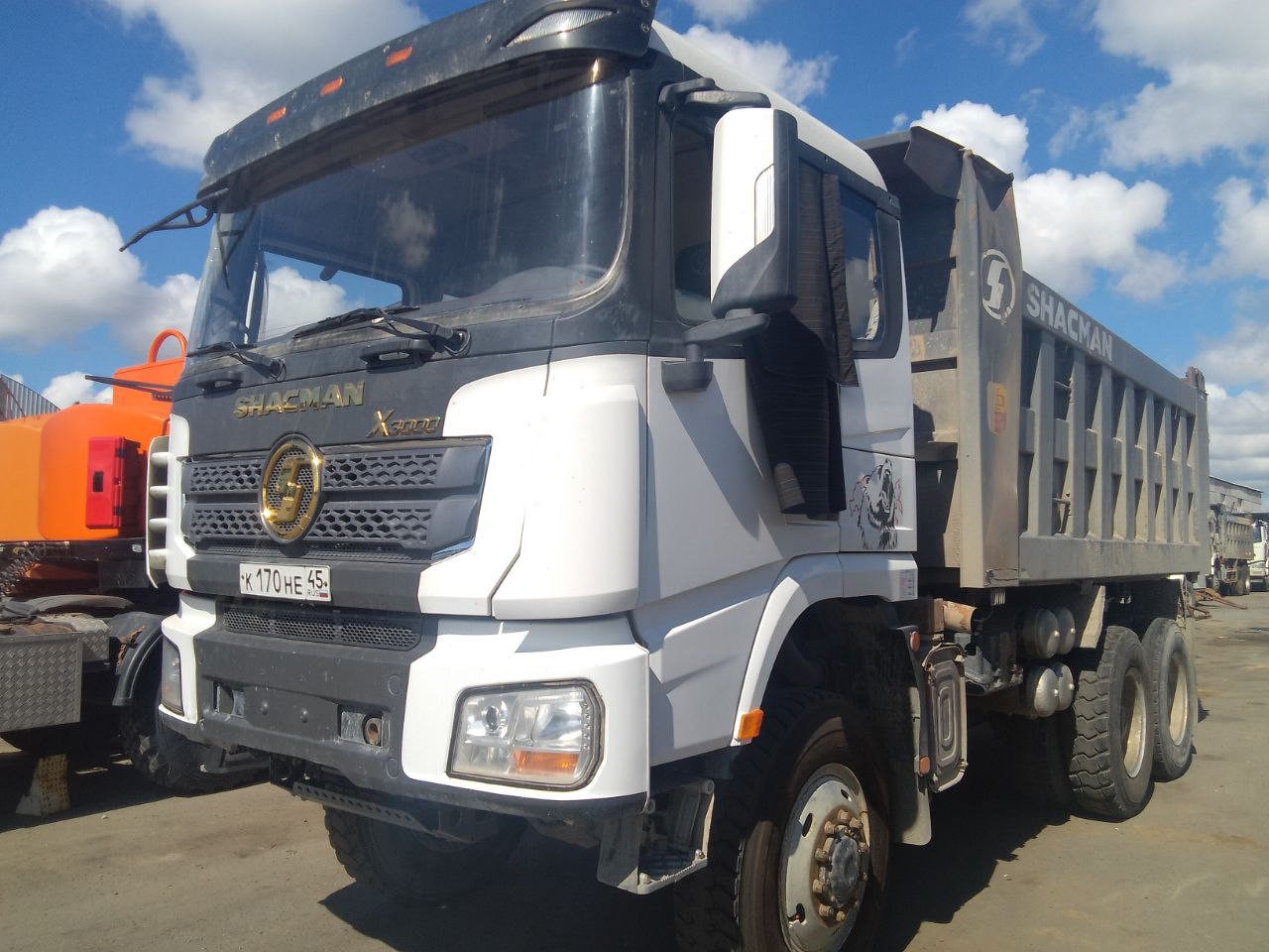 Shacman (Shaanxi) SX* 6x6 Самосвал