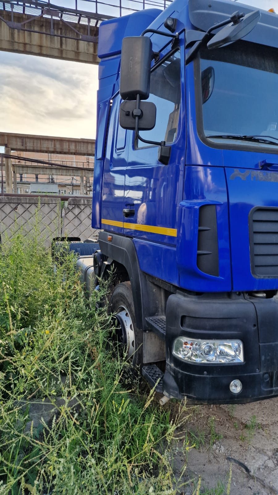 МАЗ 6430 6x4 Седельный тягач МАЗ 6430 6x4 Седельный тягач