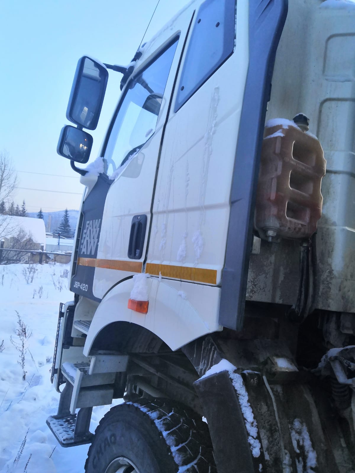 FAW J6 8x4 Самосвал - спецтехника