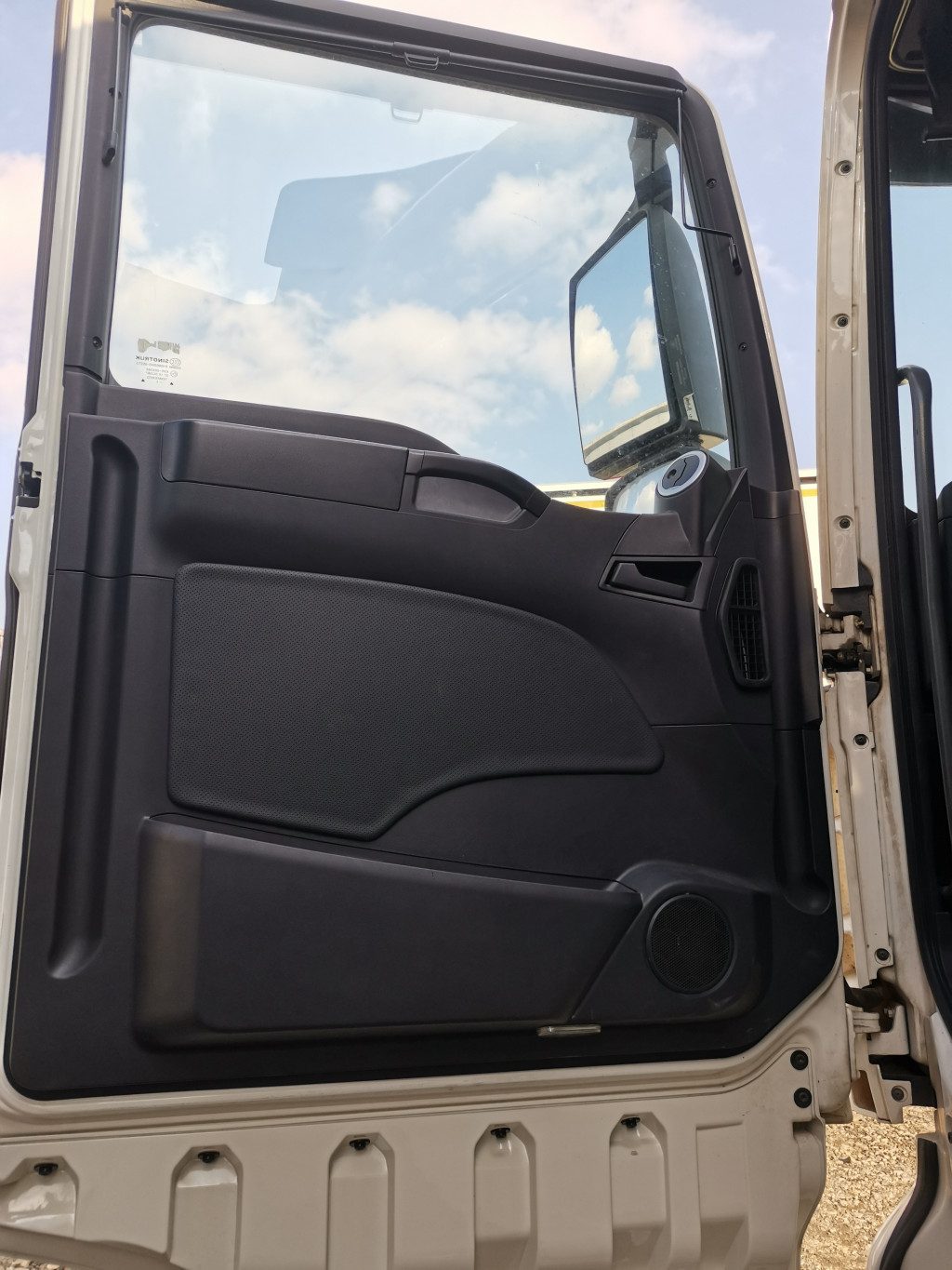 SITRAK C7H 4x2 Седельный тягач SITRAK C7H 4x2 Седельный тягач