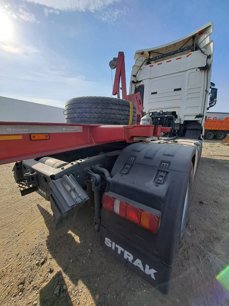 SITRAK C7H 4x2 Седельный тягач SITRAK C7H 4x2 Седельный тягач