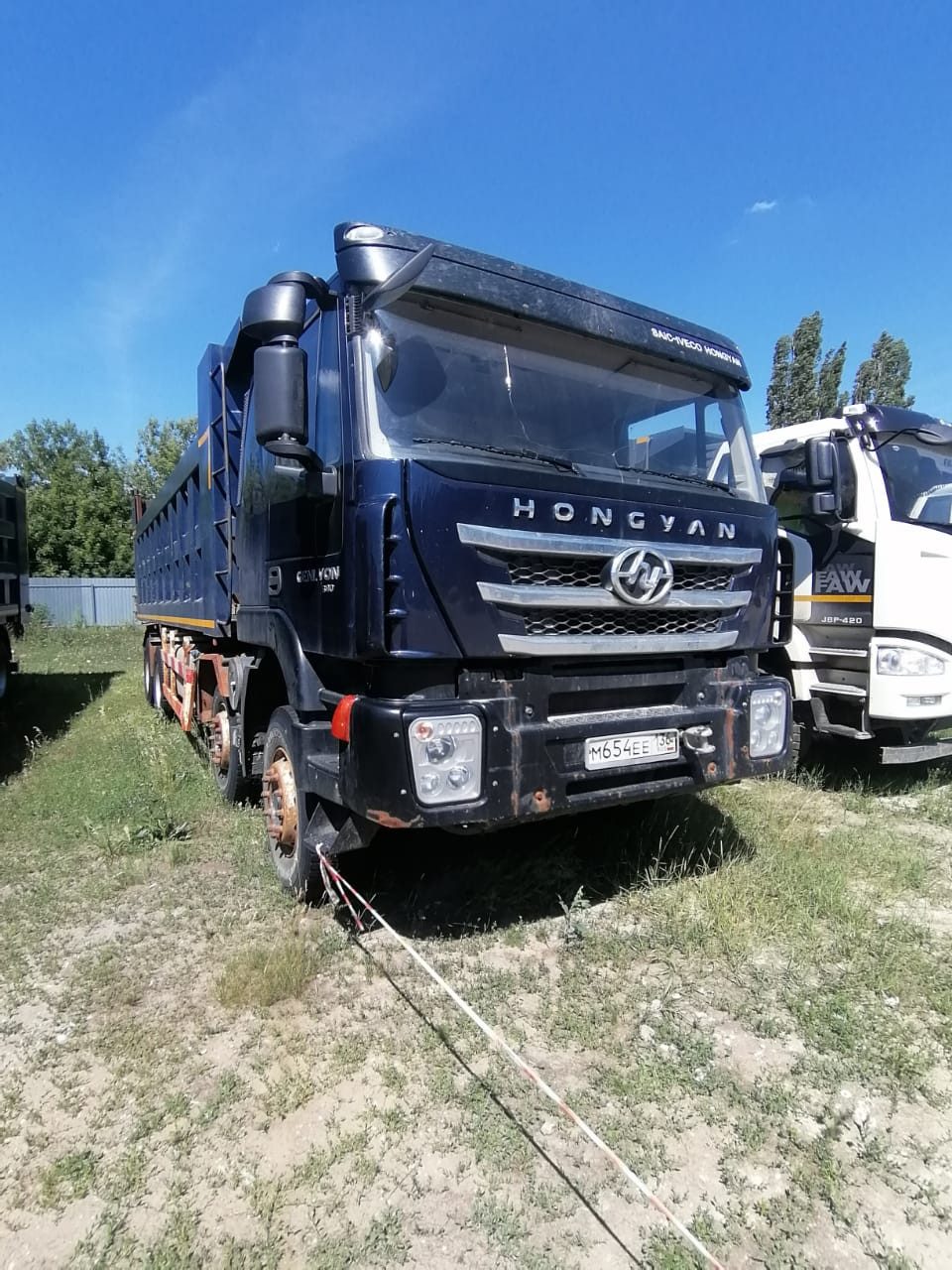 HONGYAN 908 8x4 Самосвал HONGYAN 908 8x4 Самосвал
