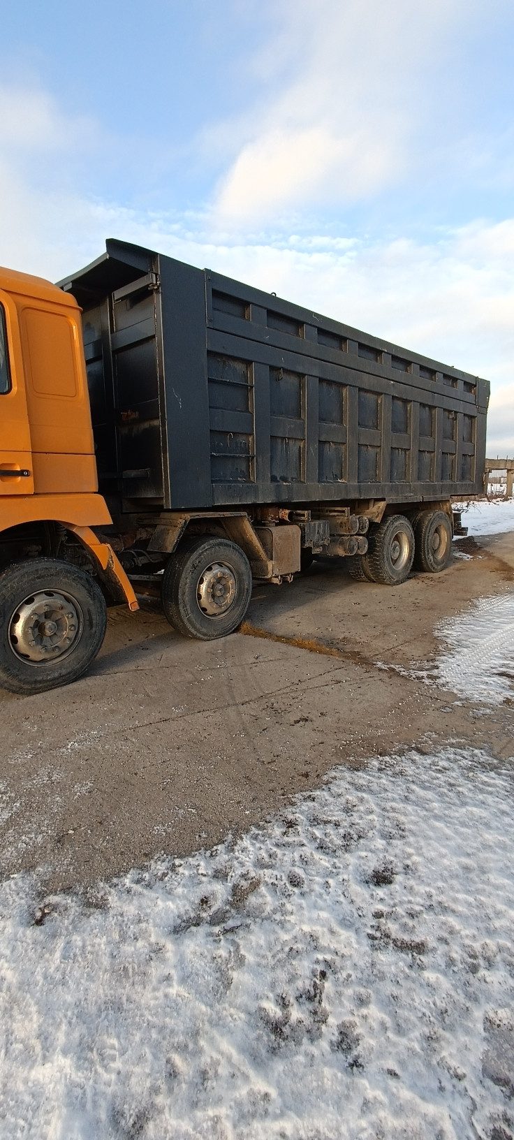Shacman (Shaanxi) SX* 8x4 Самосвал Shacman (Shaanxi) SX* 8x4 Самосвал