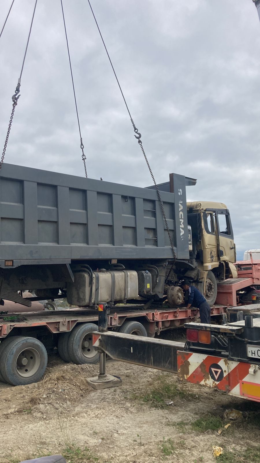 Shacman (Shaanxi) SX* 8x4 Самосвал Shacman (Shaanxi) SX* 8x4 Самосвал