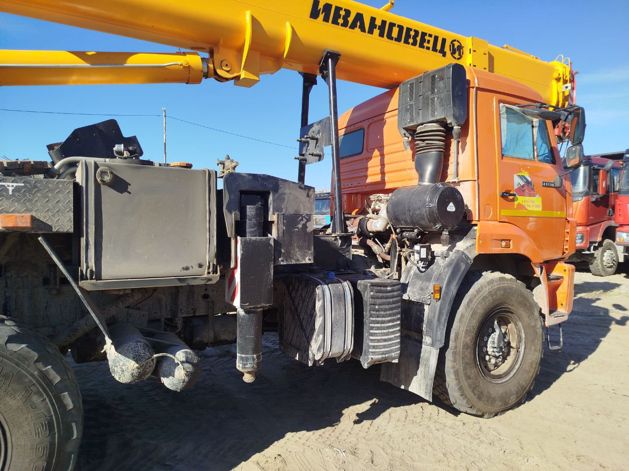 ИМЗ Автокран КС-45717К* на шасси КамАЗ 43118 6x6 Автокран