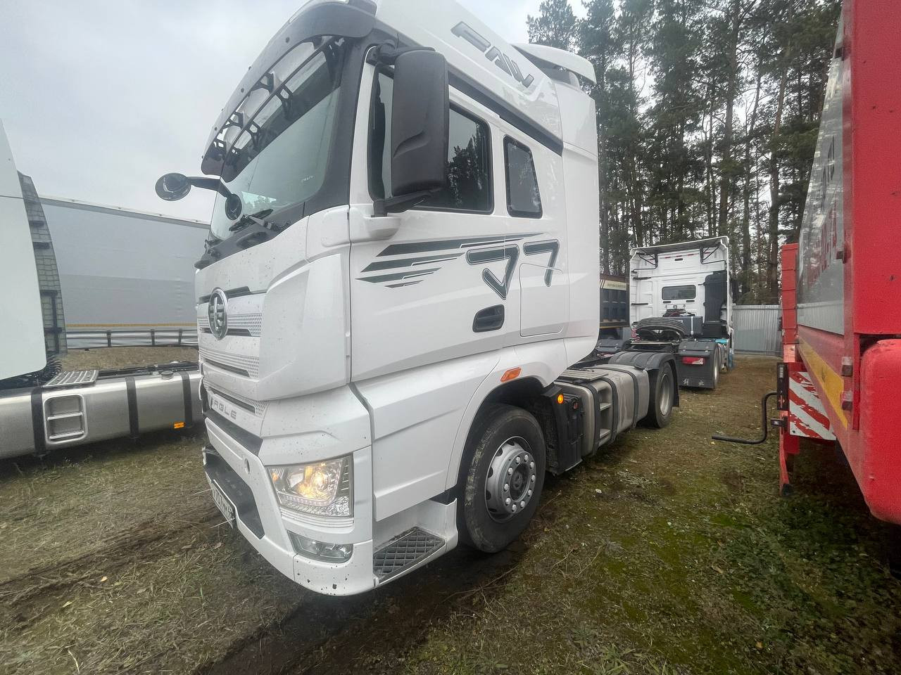 FAW J7 4x2 Седельный тягач FAW J7 4x2 Седельный тягач