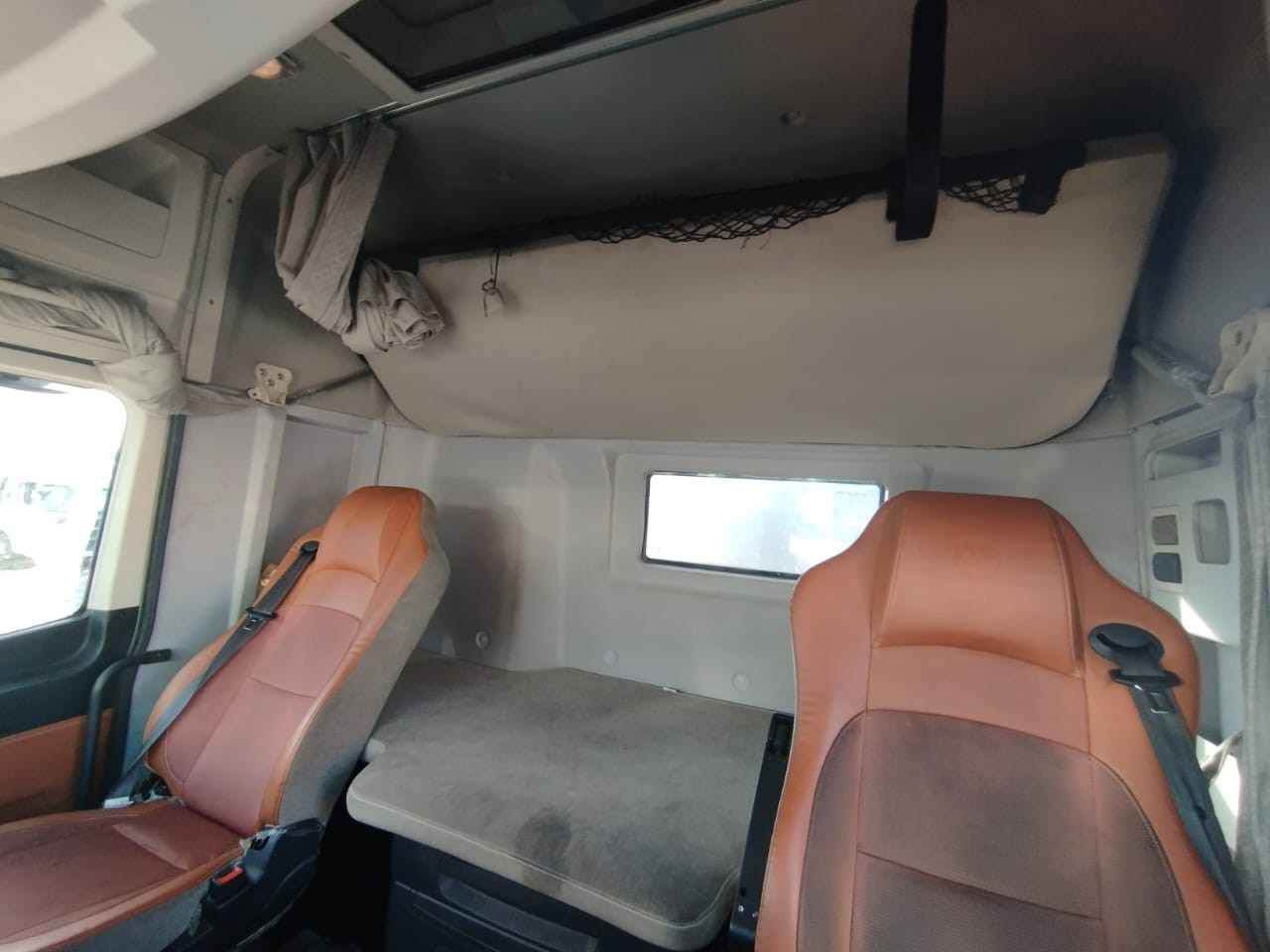 Foton AUMAN 4x2 Седельный тягач Foton AUMAN 4x2 Седельный тягач