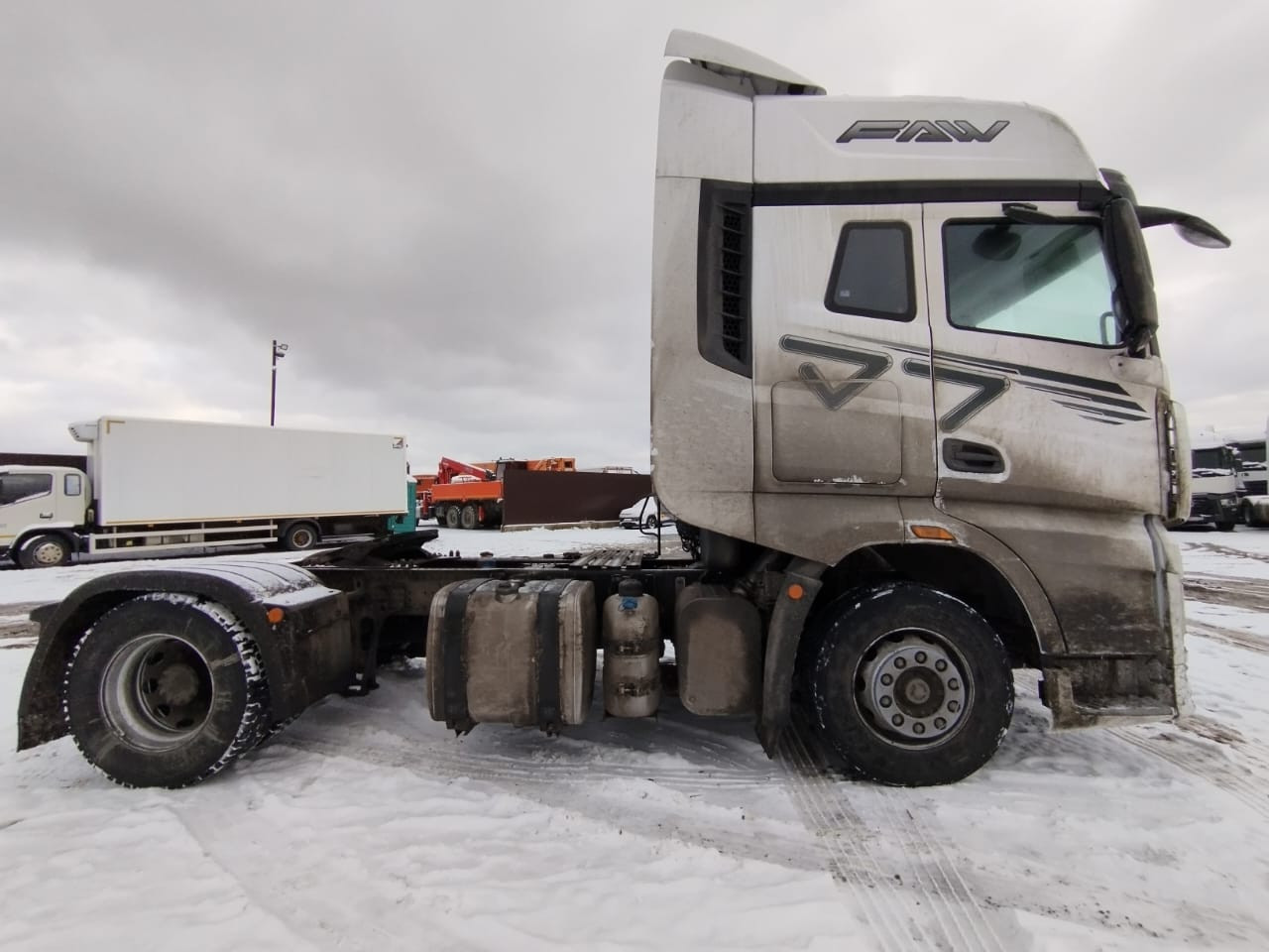 FAW J7 4x2 Седельный тягач