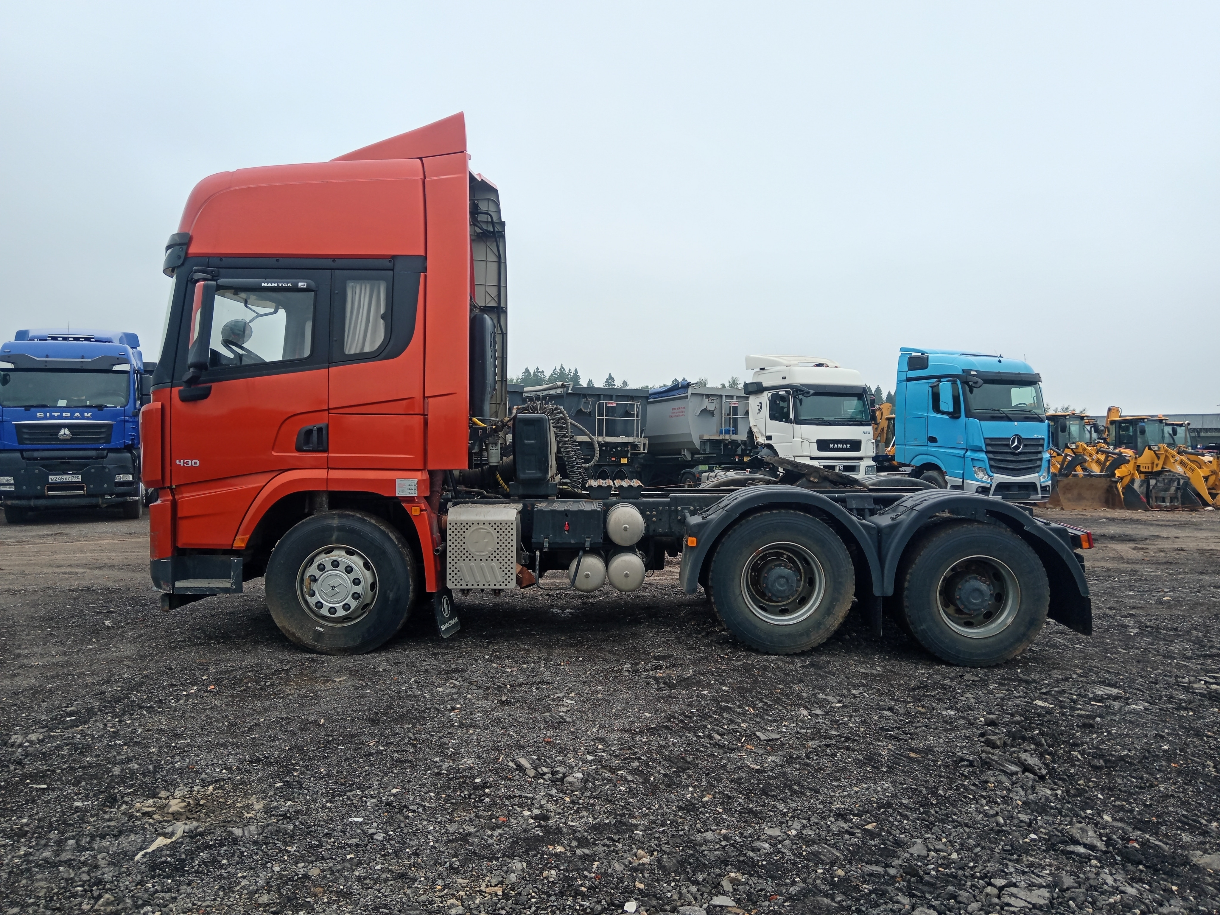 Shacman (Shaanxi) SX* 6x4 Седельный тягач Shacman (Shaanxi) SX* 6x4 Седельный тягач