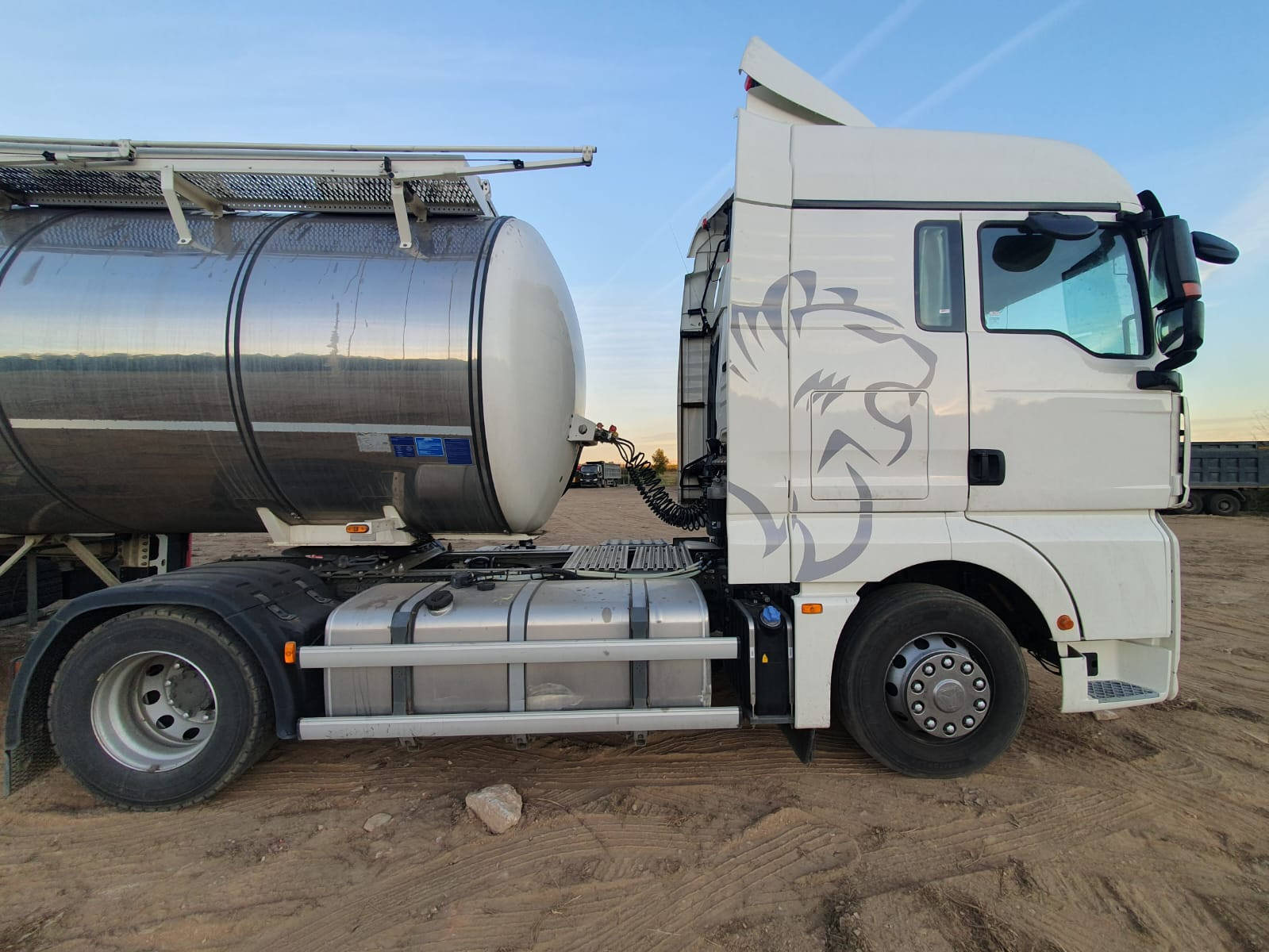 SITRAK C7H MAX 4x2 Седельный тягач SITRAK C7H MAX 4x2 Седельный тягач