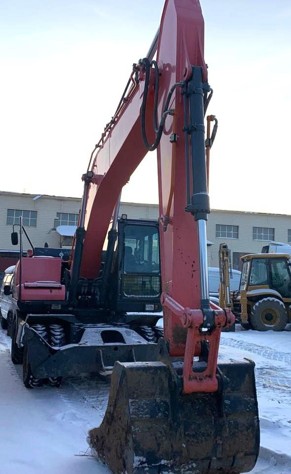 Beezone BX215* Экскаватор колесный
