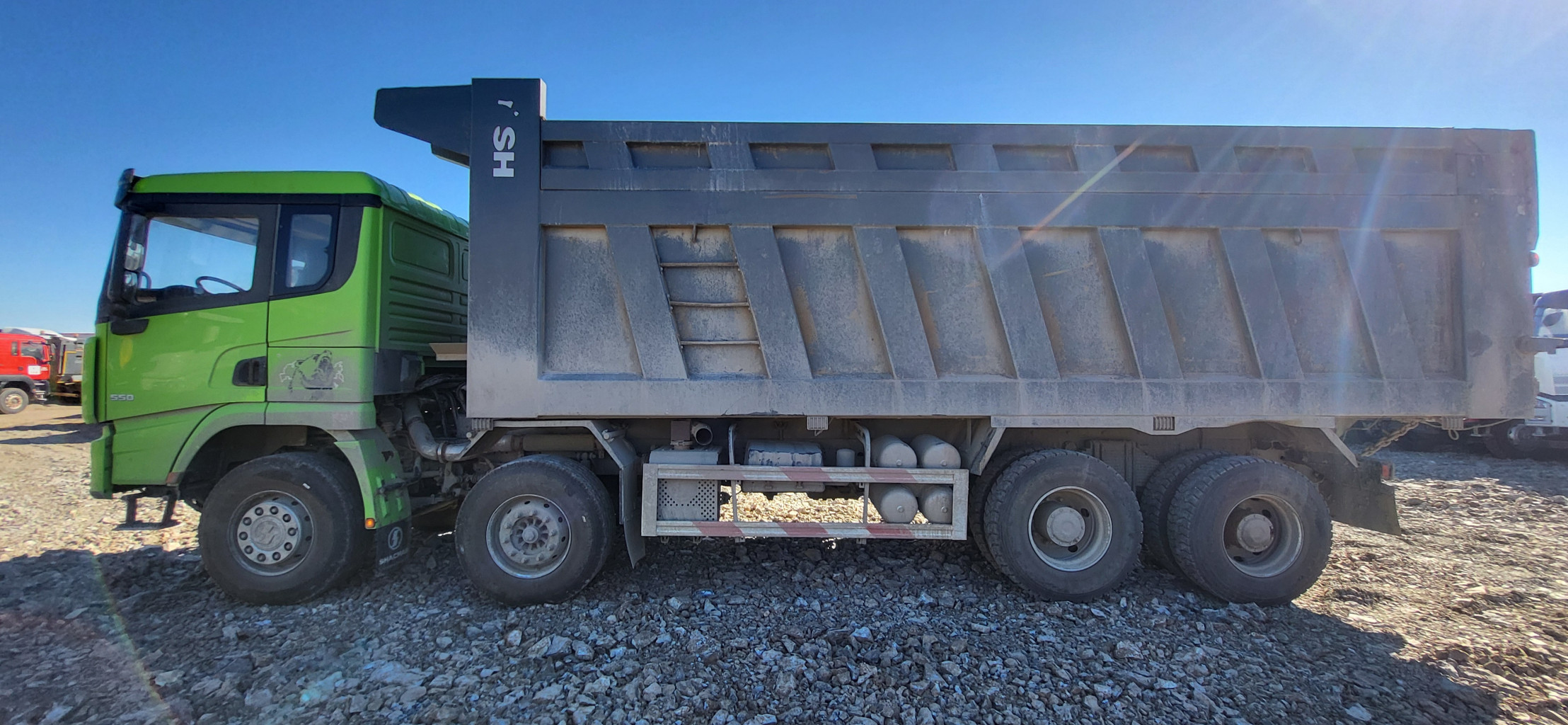 Shacman (Shaanxi) SX* 8x4 Самосвал