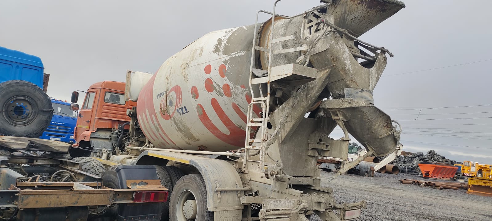Туймазинский завод автобетоновозов 5814* на шасси КамАЗ 6520 6x4 Автобетоносмеситель