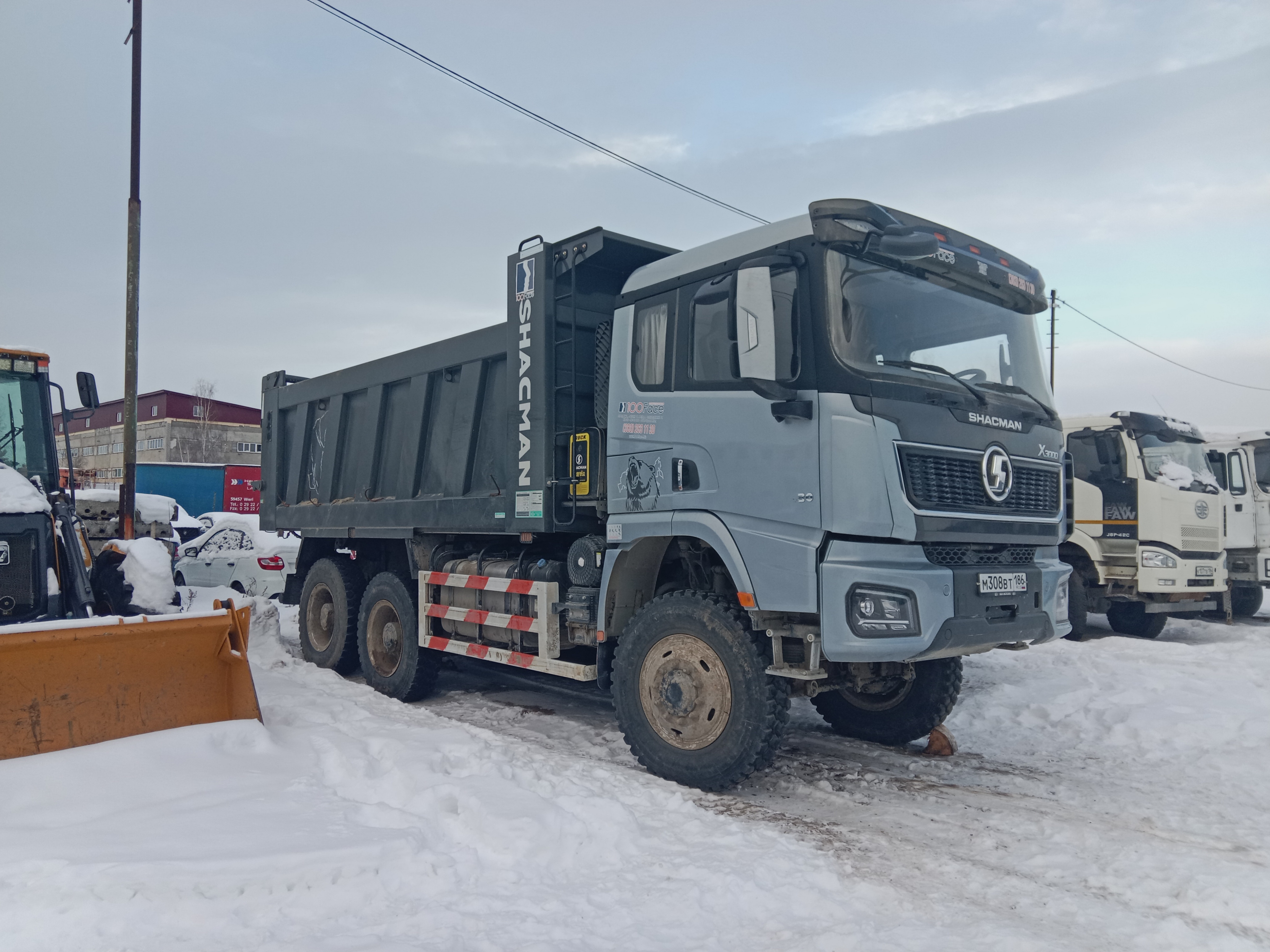 Shacman (Shaanxi) SX* 6x6 Самосвал