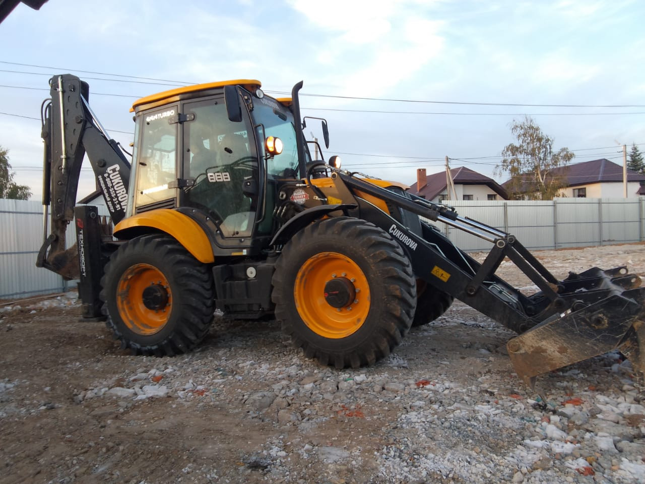 Cukurova 888 Экскаватор-погрузчик