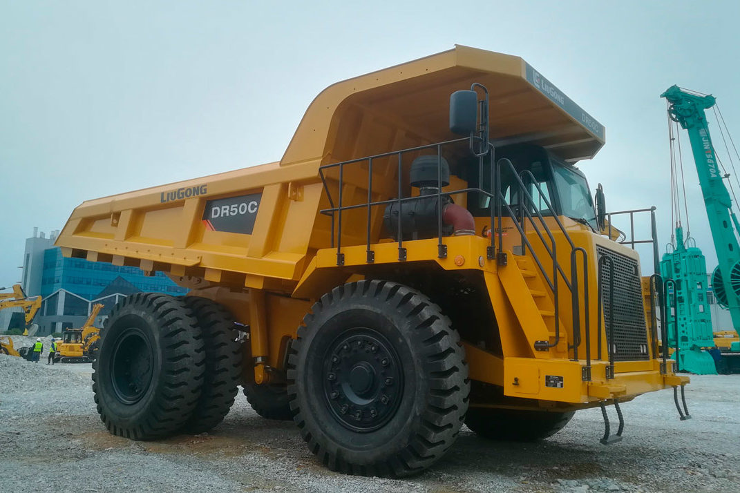 Карьерный самосвал LiuGong DR50C