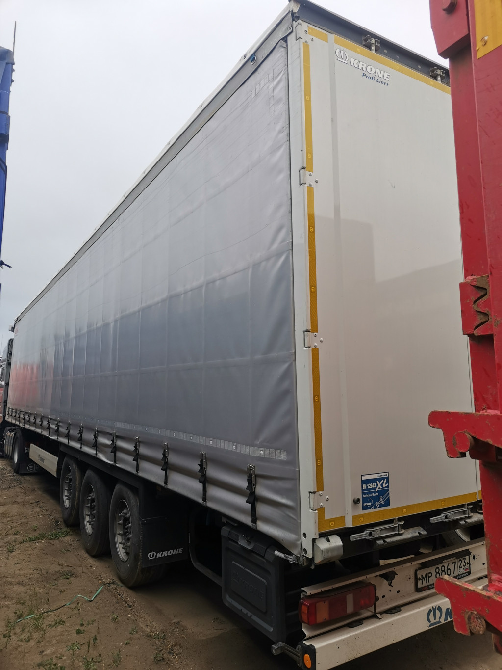 Krone SD Полуприцеп шторный Krone SD Полуприцеп шторный