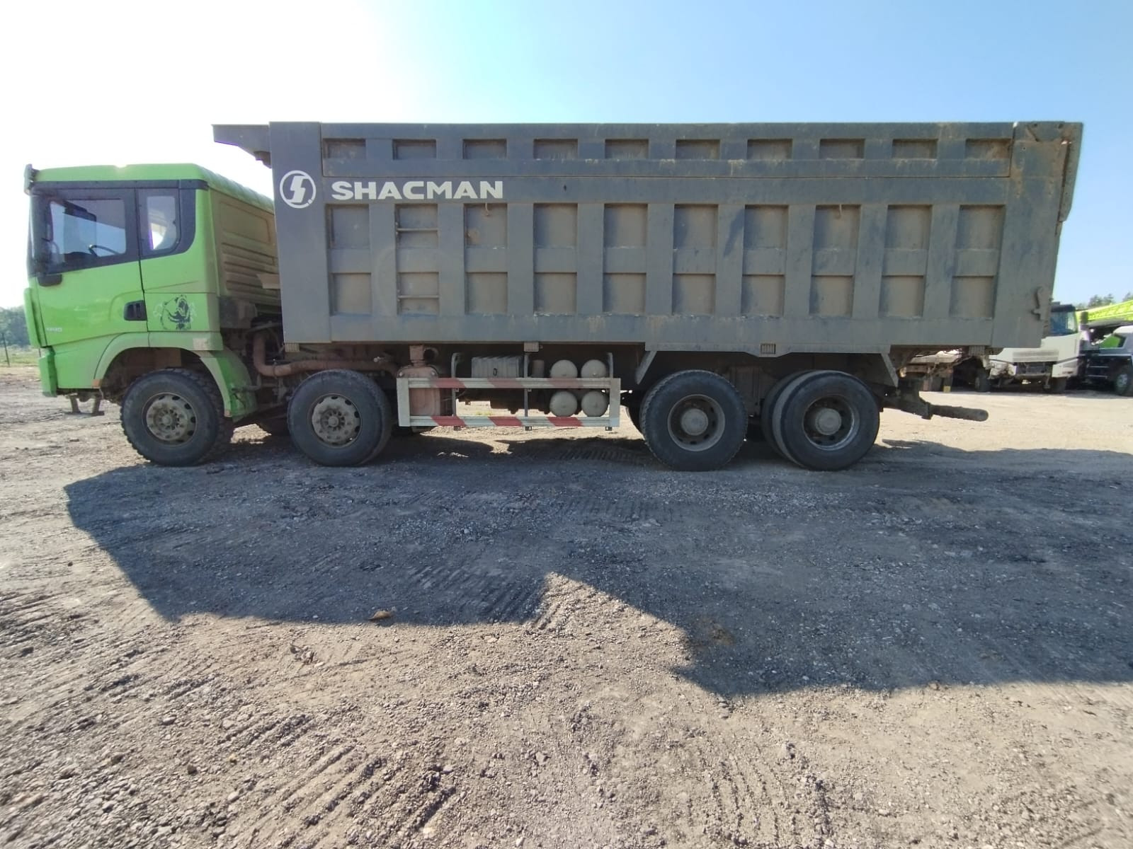 Shacman (Shaanxi) SX* 8x4 Самосвал