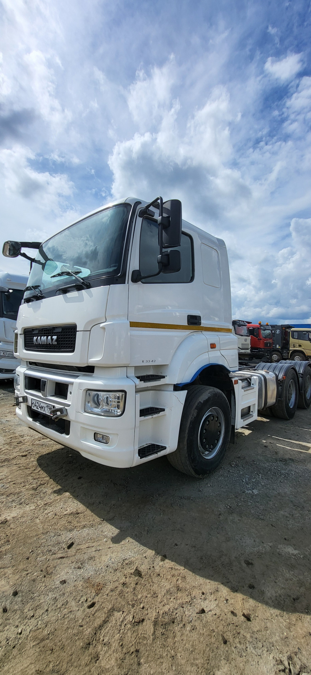 КамАЗ 65806 6x4 Седельный тягач с КМУ
