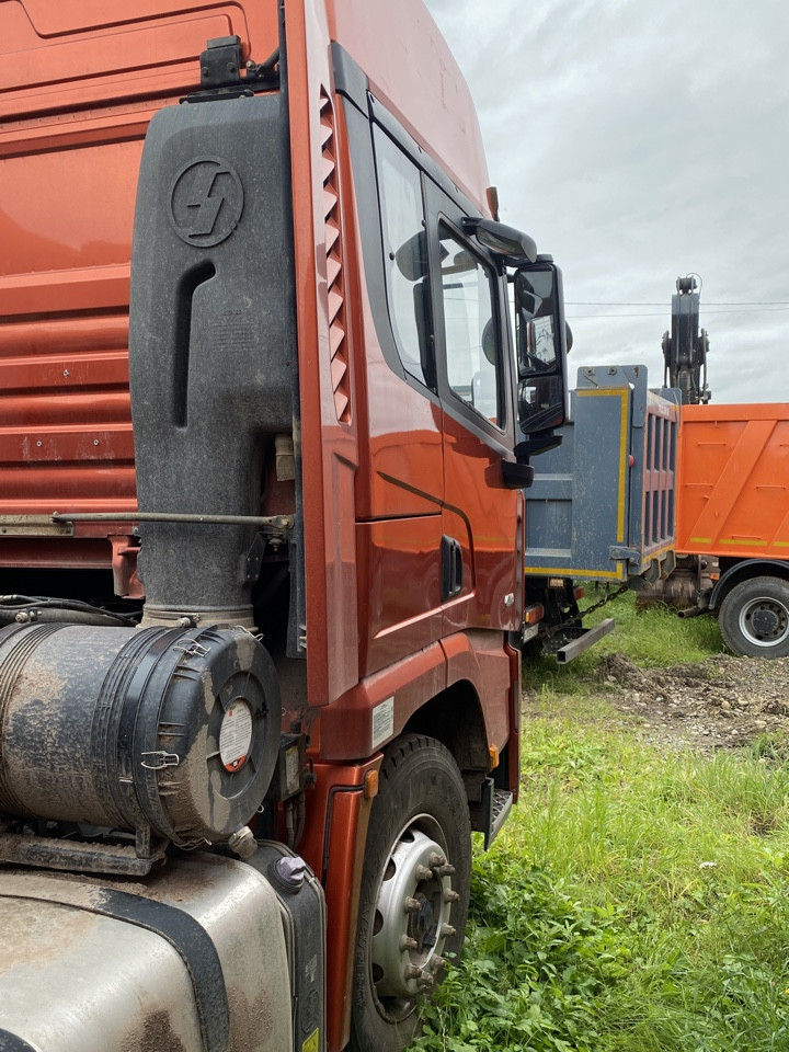 Shacman (Shaanxi) SX* 6x4 Седельный тягач Shacman (Shaanxi) SX* 6x4 Седельный тягач