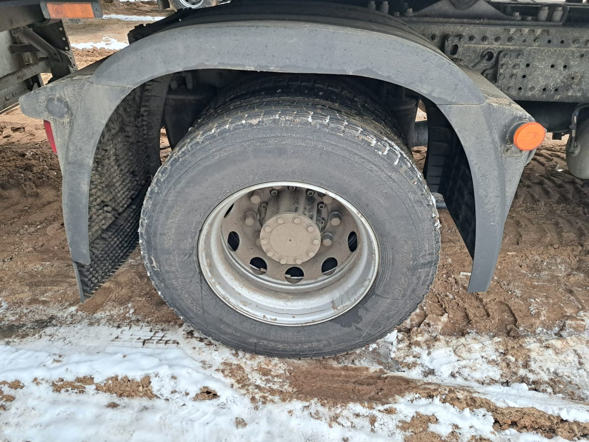 FAW J7 4x2 Седельный тягач FAW J7 4x2 Седельный тягач
