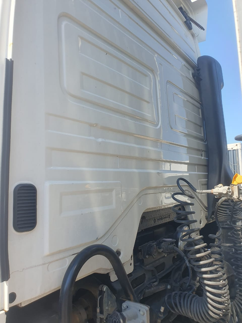 КамАЗ M1840 4x2 Седельный тягач ( техника с наработкой)
