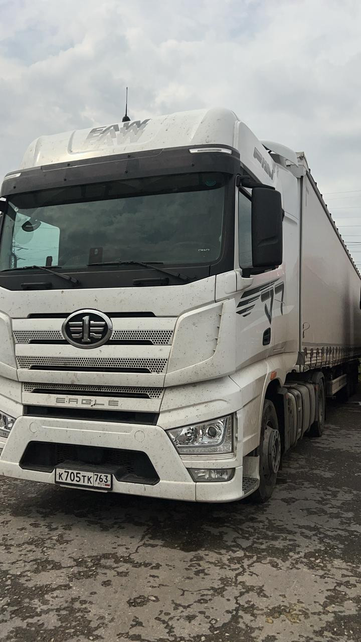 FAW J7 4x2 Седельный тягач FAW J7 4x2 Седельный тягач