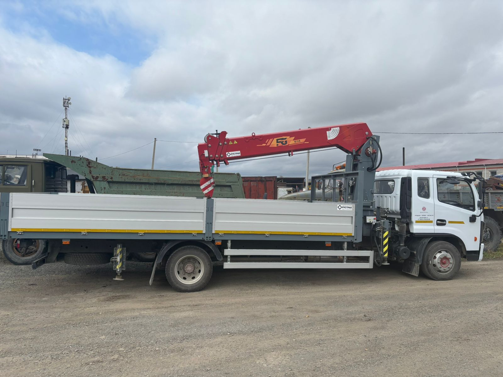 DongFeng C120 Бортовой с КМУ