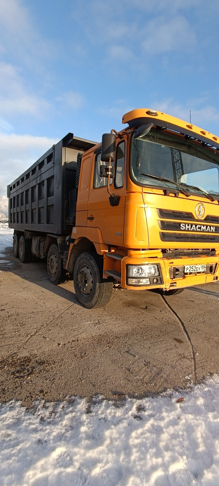 Shacman (Shaanxi) SX* 8x4 Самосвал Shacman (Shaanxi) SX* 8x4 Самосвал