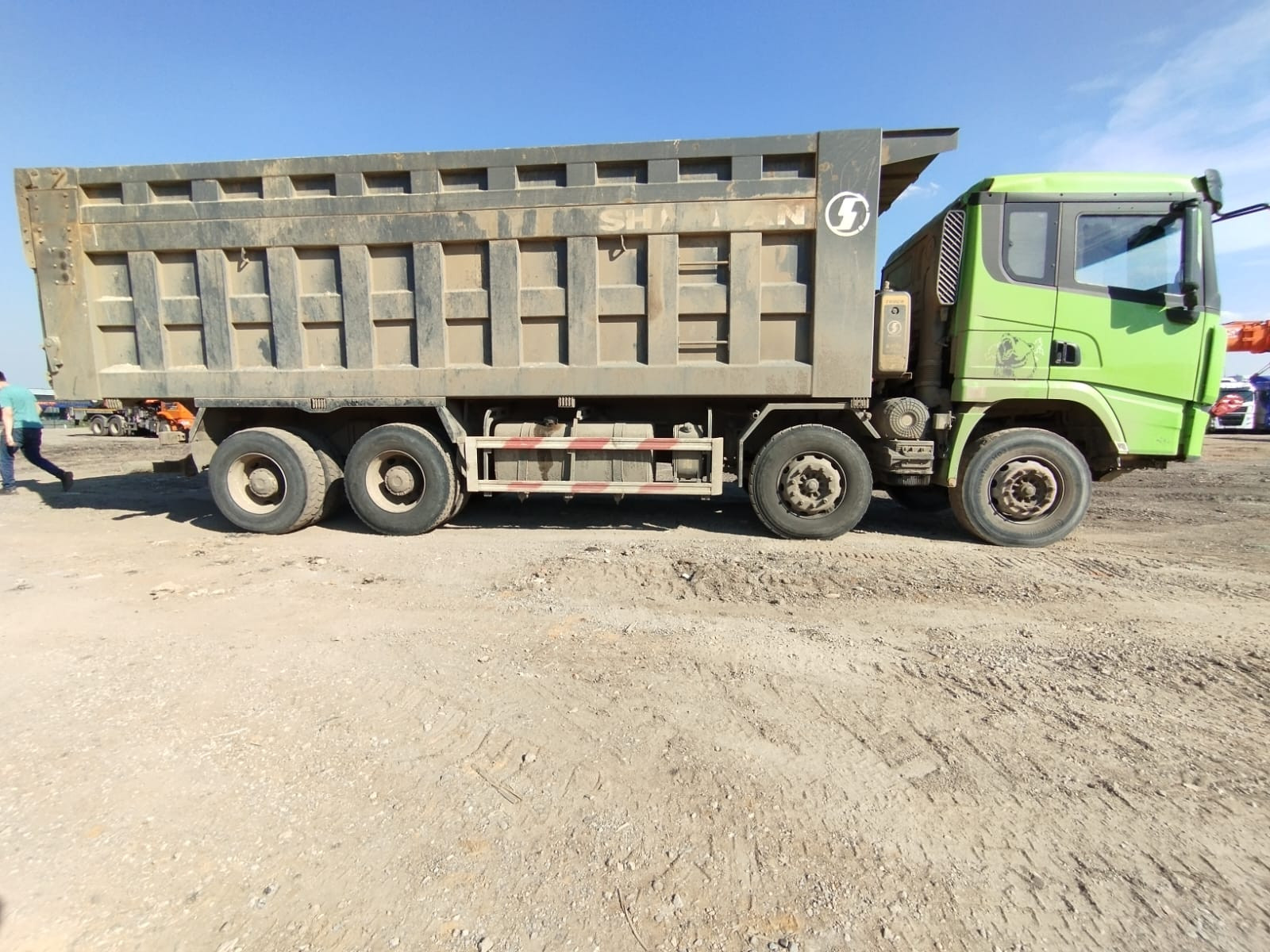 Shacman (Shaanxi) SX* 8x4 Самосвал Shacman (Shaanxi) SX* 8x4 Самосвал