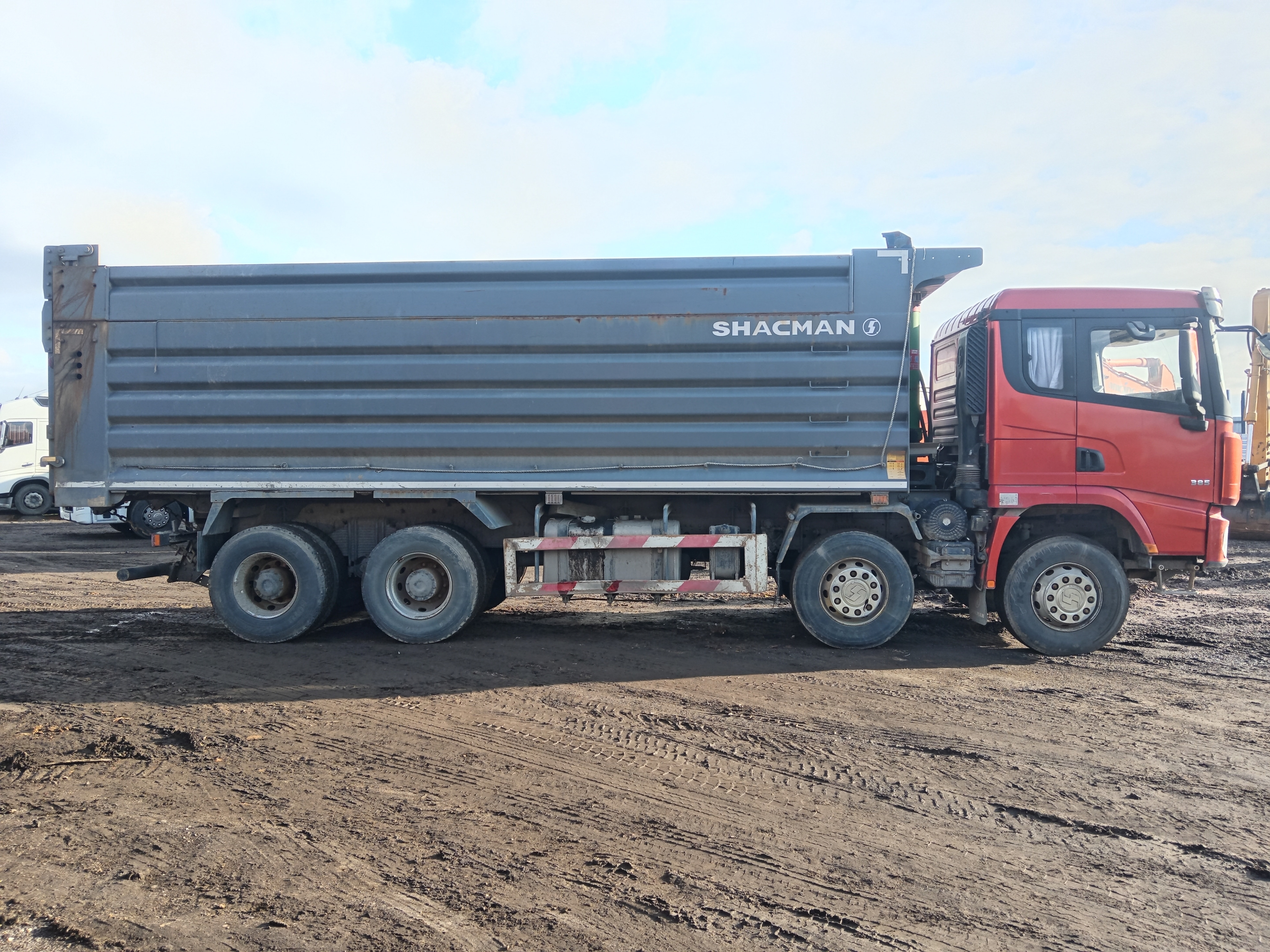 Shacman (Shaanxi) SX* 8x4 Самосвал Shacman (Shaanxi) SX* 8x4 Самосвал