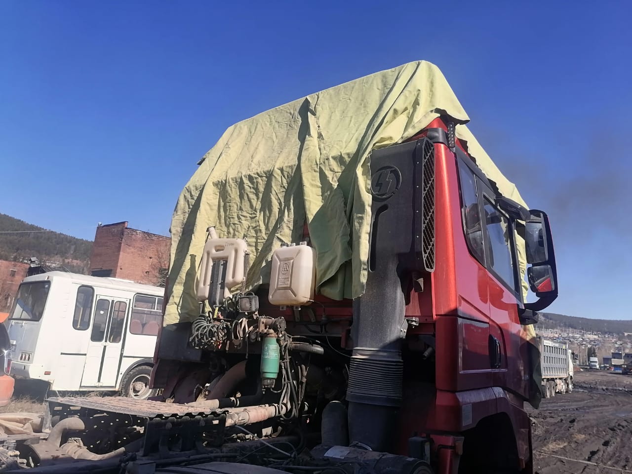 Shacman (Shaanxi) SX* 6x6 Седельный тягач Shacman (Shaanxi) SX* 6x6 Седельный тягач