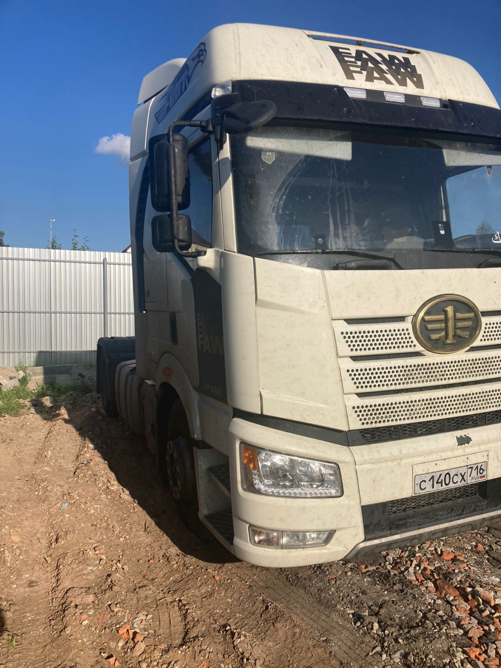 FAW CA 4180 4x2 Седельный тягач FAW CA 4180 4x2 Седельный тягач
