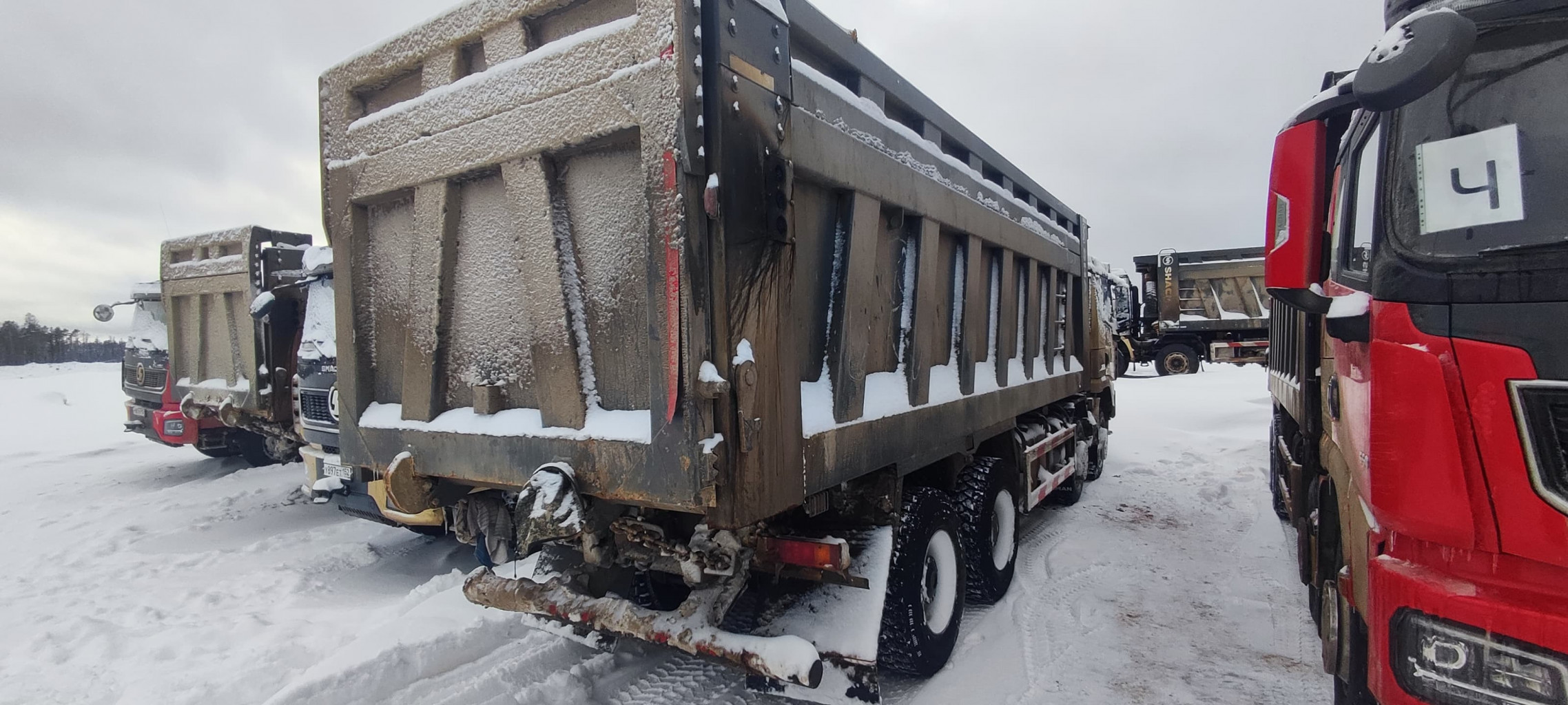 Shacman (Shaanxi) SX* 8x4 Самосвал