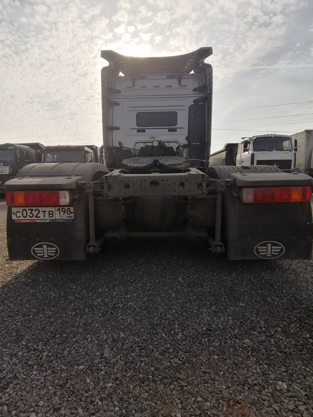FAW JH6 4x2 Седельный тягач FAW JH6 4x2 Седельный тягач