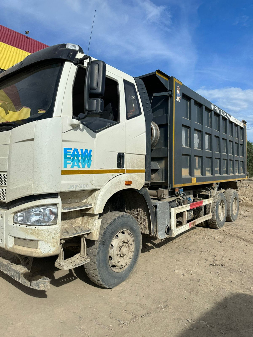FAW J6 6x4 Самосвал FAW J6 6x4 Самосвал