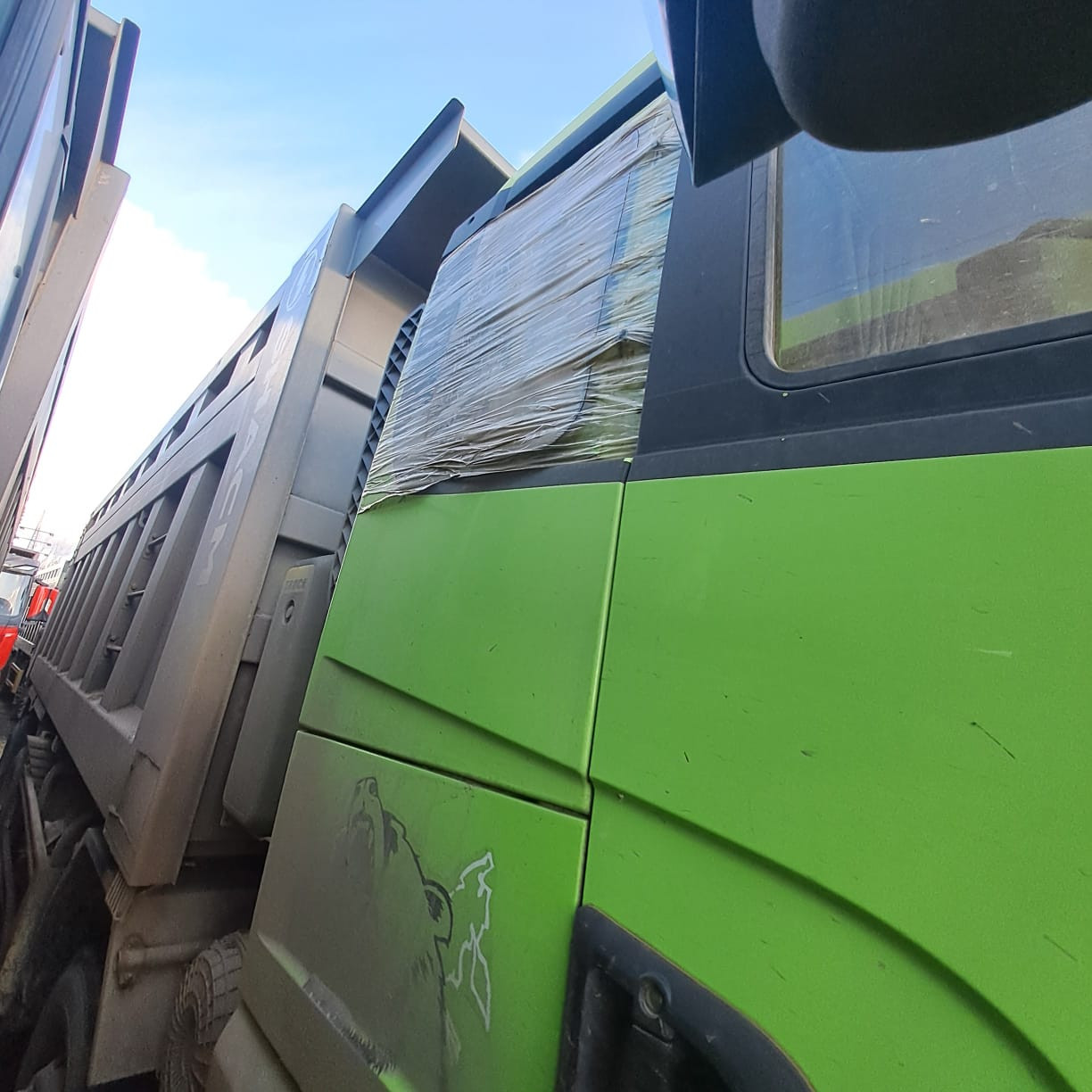 Shacman (Shaanxi) SX* 8x4 Самосвал