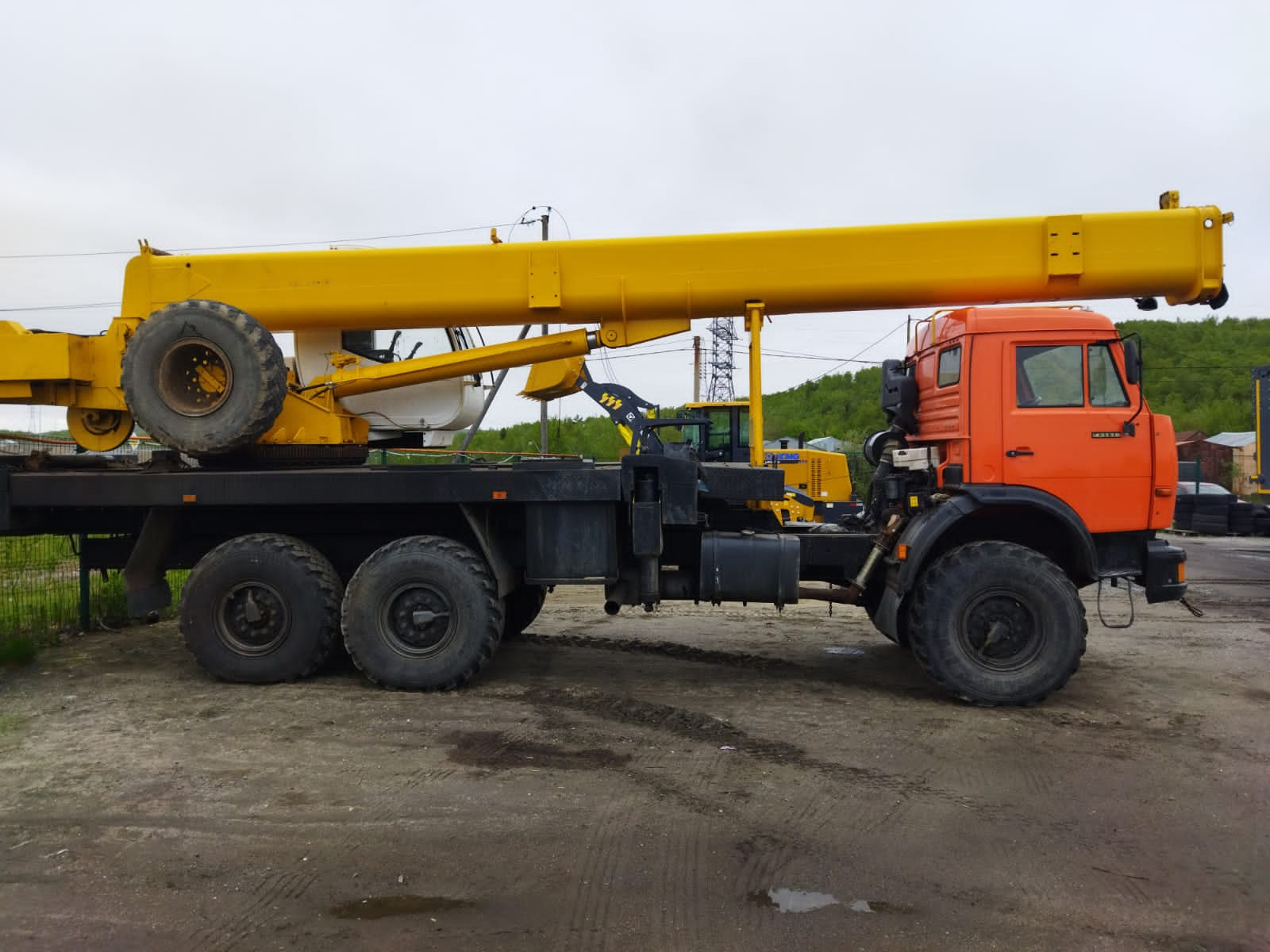 ИМЗ Автокран КС-45717К* на шасси КамАЗ 43118 6x6 Автокран