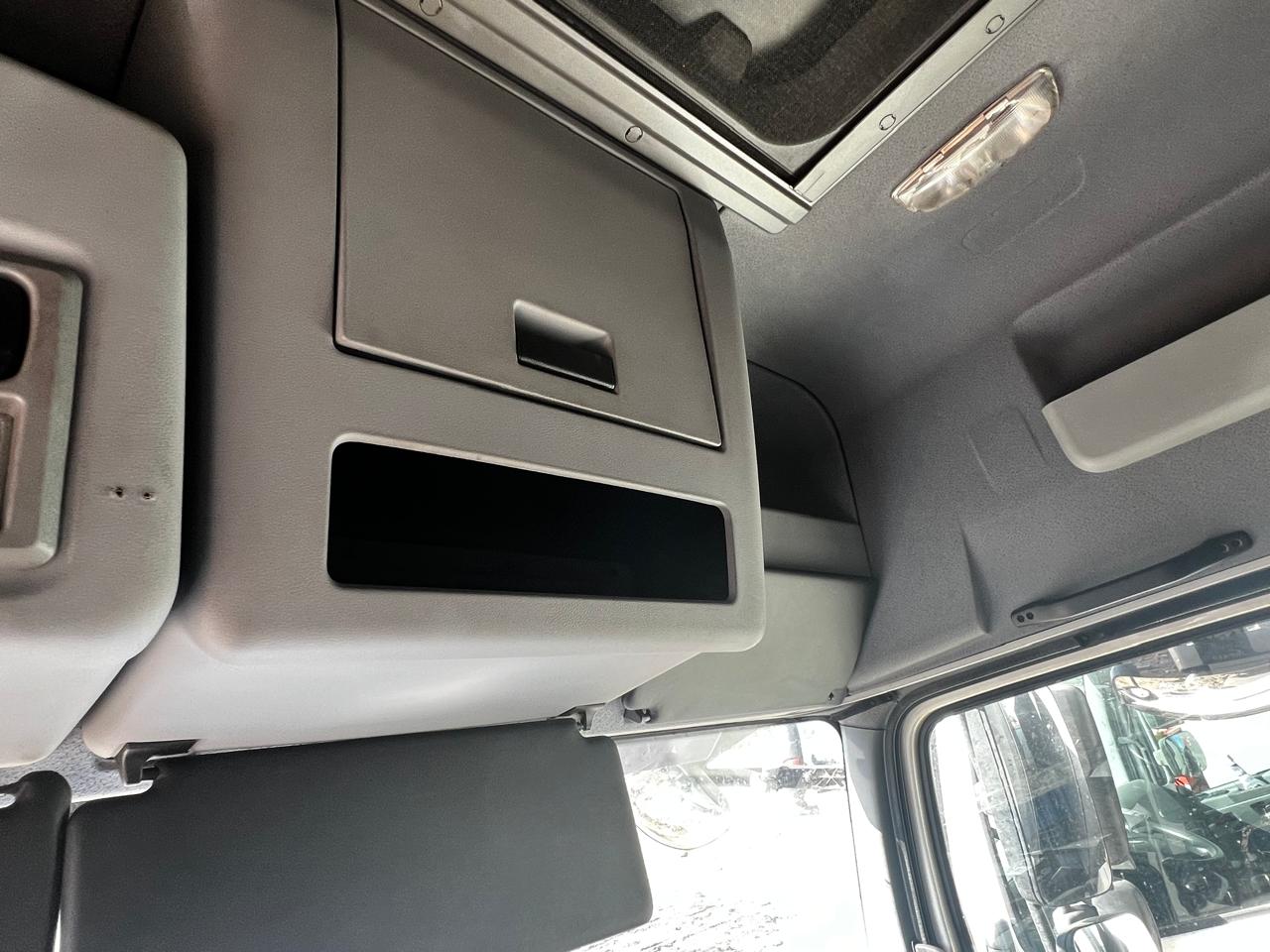 КамАЗ 5490 4x2 Седельный тягач КамАЗ 5490 4x2 Седельный тягач
