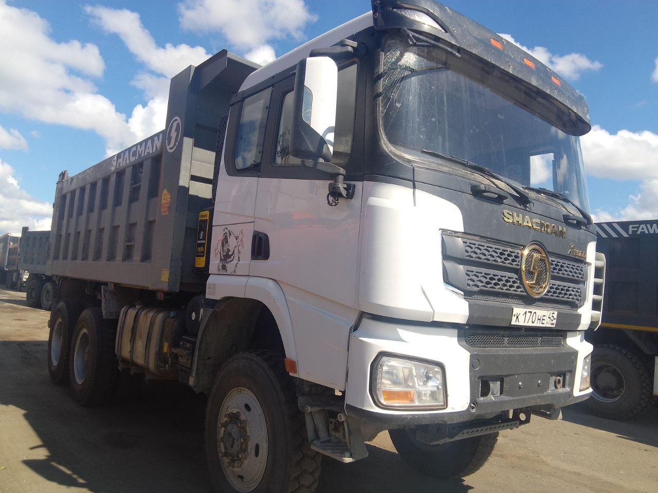 Shacman (Shaanxi) SX* 6x6 Самосвал