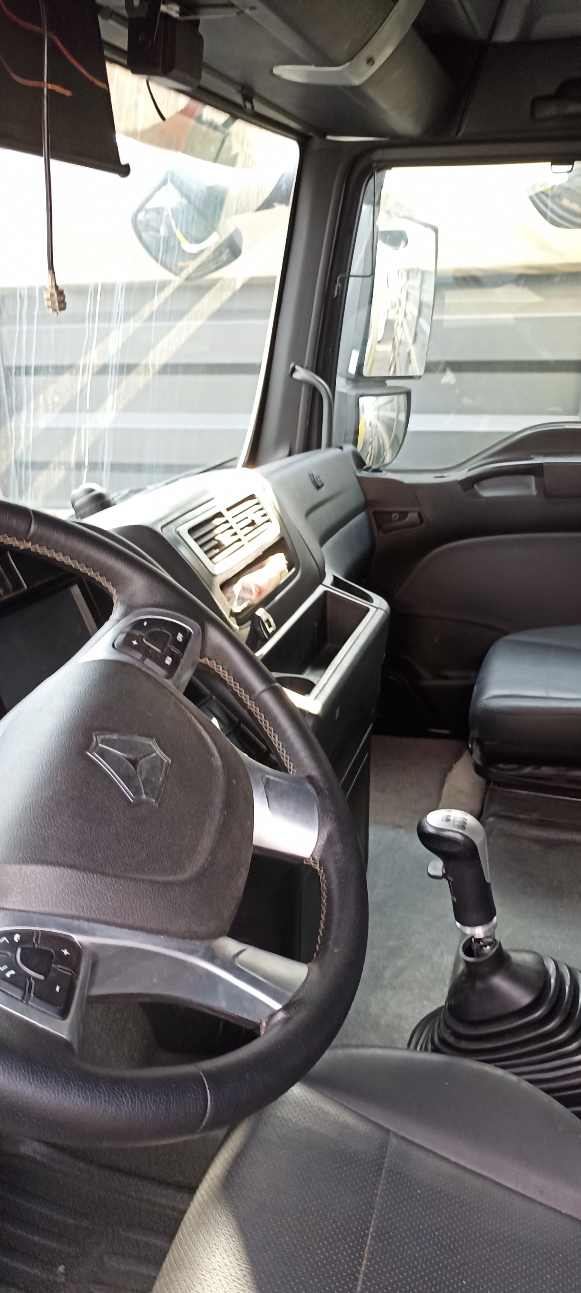 SITRAK C7H 4x2 Седельный тягач SITRAK C7H 4x2 Седельный тягач