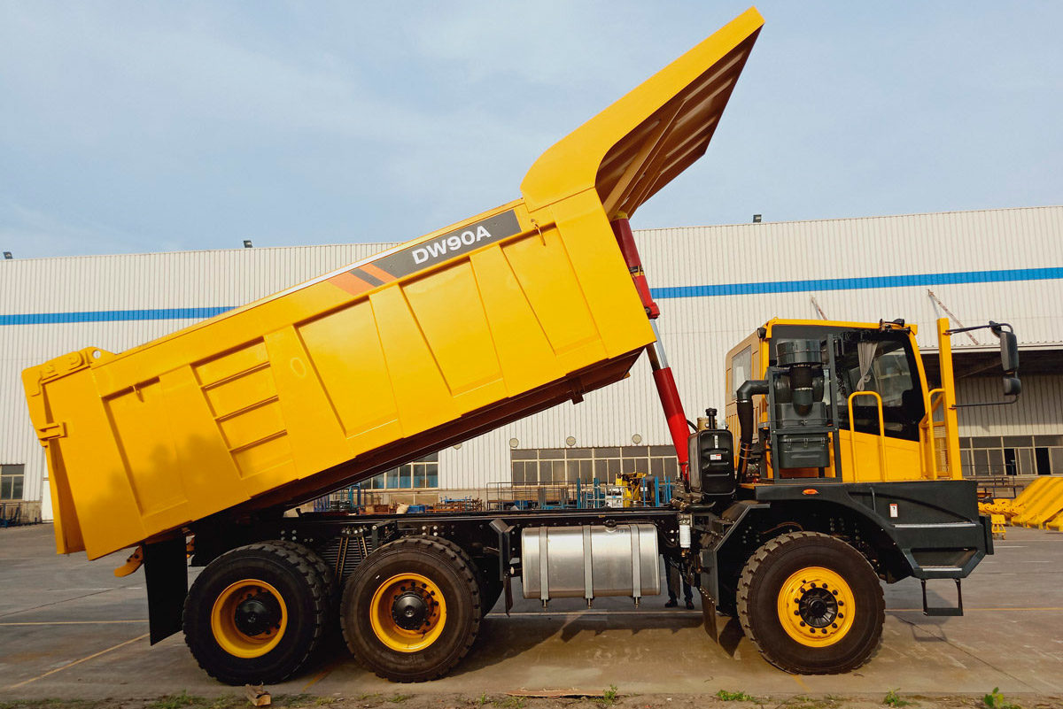 Карьерный самосвал LiuGongDW90A