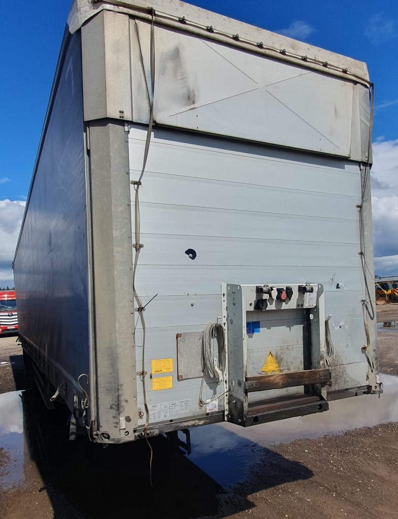Schmitz Cargobull SCB*S3T Полуприцеп шторный Schmitz Cargobull SCB*S3T Полуприцеп шторный