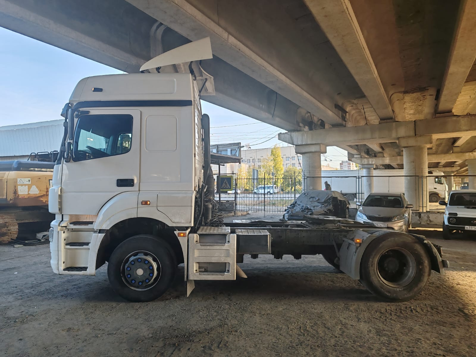 КамАЗ 5490 4x2 Седельный тягач КамАЗ 5490 4x2 Седельный тягач