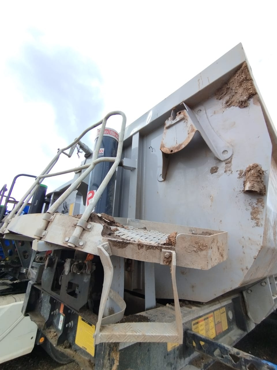 Grunwald 9453 Полуприцеп самосвальный Grunwald 9453 Полуприцеп самосвальный