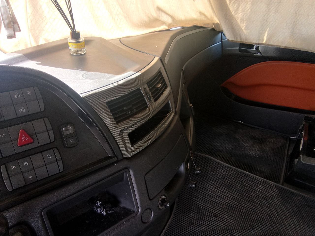 Foton AUMAN 4x2 Седельный тягач Foton AUMAN 4x2 Седельный тягач
